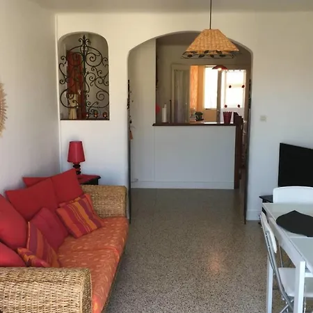 Apt With Terrace At 10min Walk From The Beach * Saint-Raphael (Var)