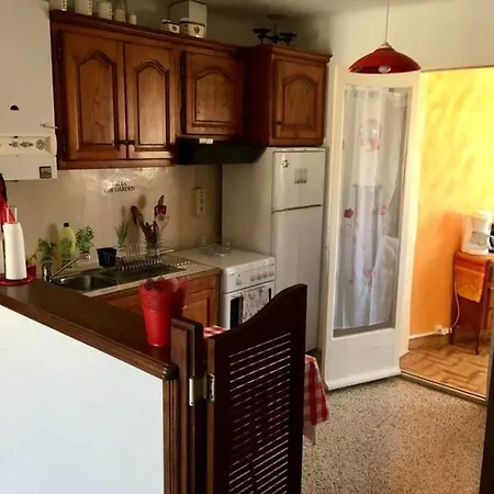 Apartment Apt With Terrace At 10min Walk From The Beach Saint-Raphael (Var)